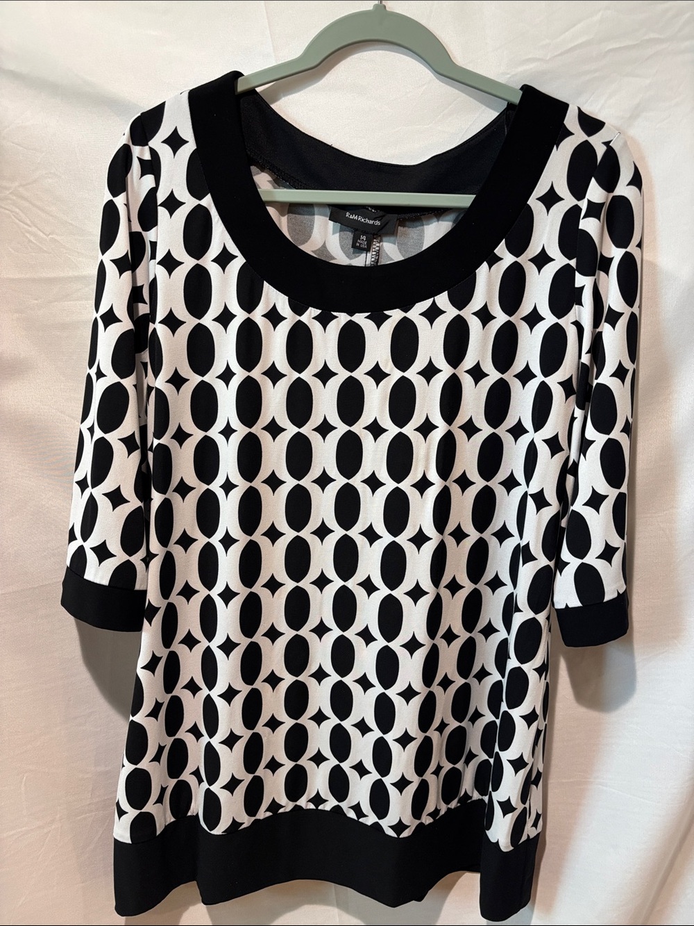 R&M Richards Black & White Geometric Scoop-Neck Tunic